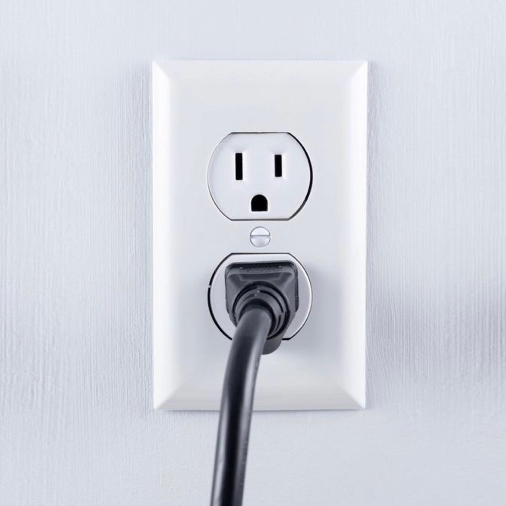 Leviton 1-Gang Duplex Outlet Wall Plate Cover, White